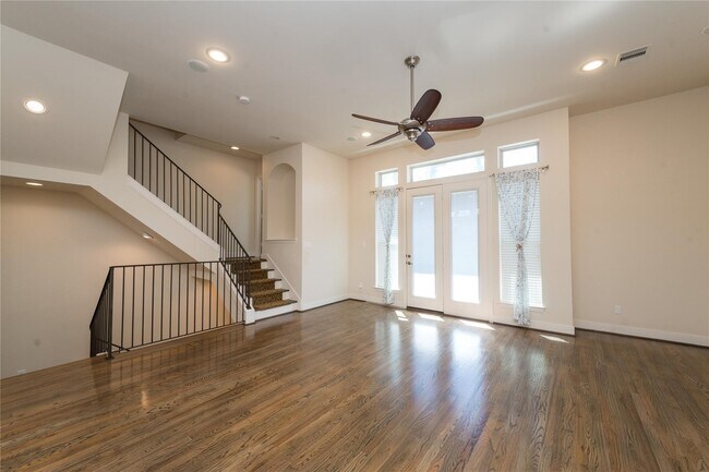 Building Photo - 4805 Jackson St