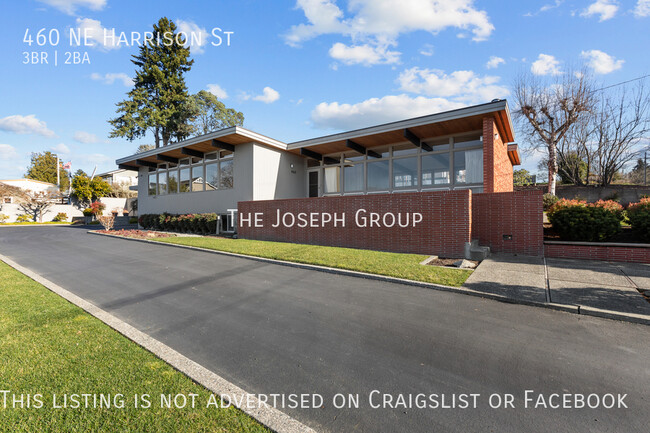 Building Photo - Mid-Century Modern 3 bed with panoramic wa...