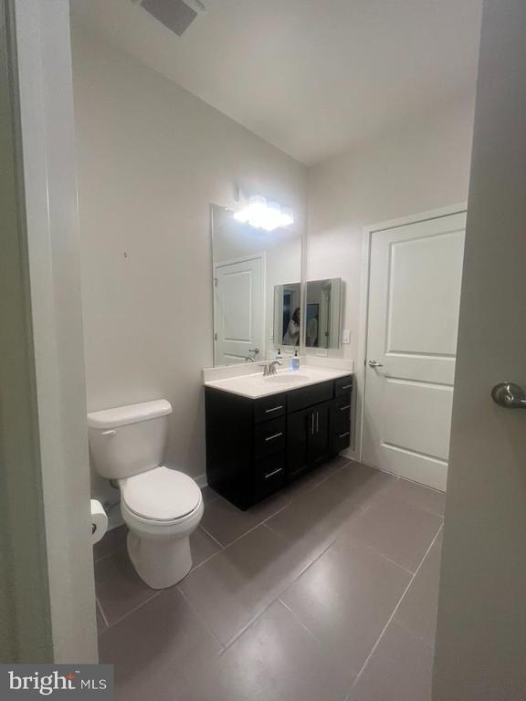 Building Photo - 401 Race St