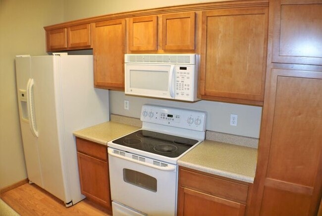 Building Photo - $1,450 | 2 Bedroom, 2 Bathroom Condo | Pet Negotiable | Available for August 1st, 2026 Move In!