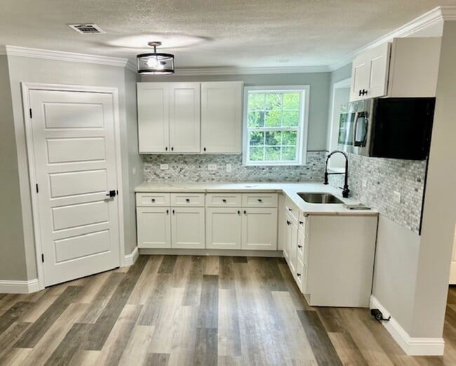 Building Photo - Ocean Springs 3 Bedroom