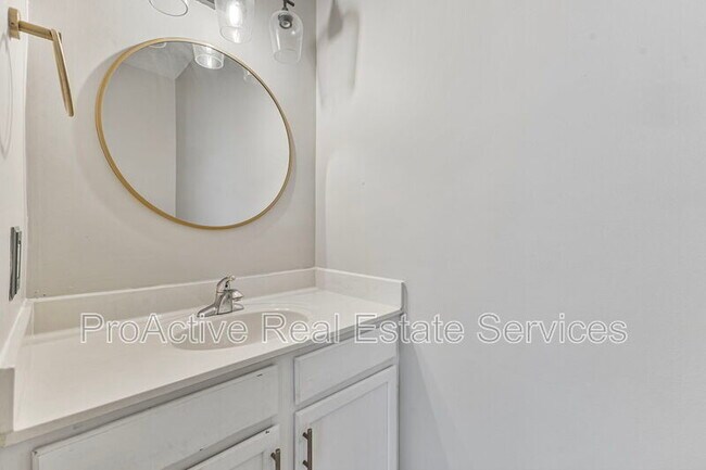 Building Photo - 300 Yarmouth St