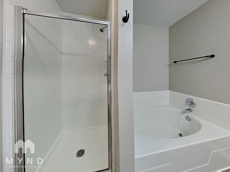 Building Photo - 19931 Bambiwoods Dr