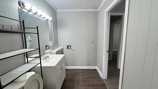 Building Photo - 500 Willow Ave