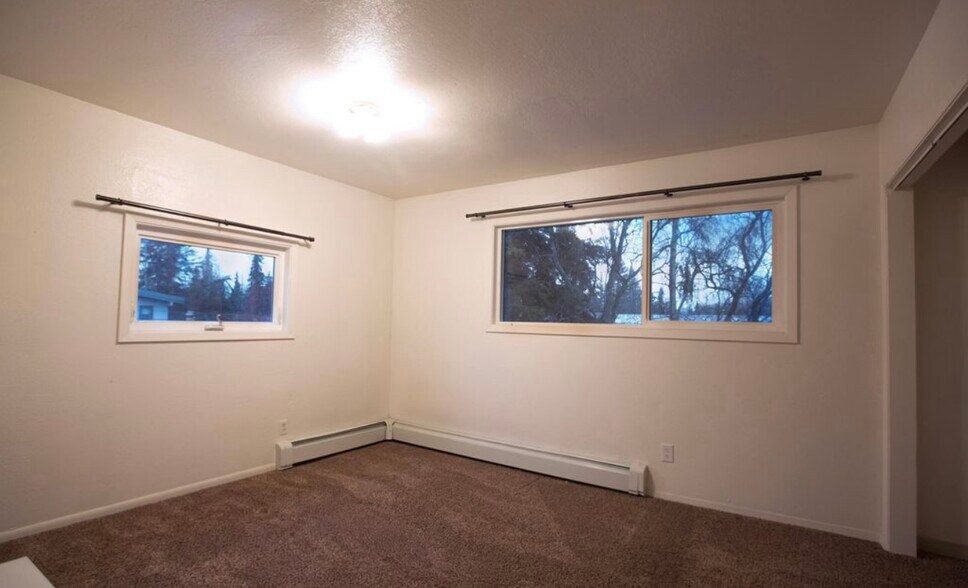 Building Photo - 2804 W 30th Ave