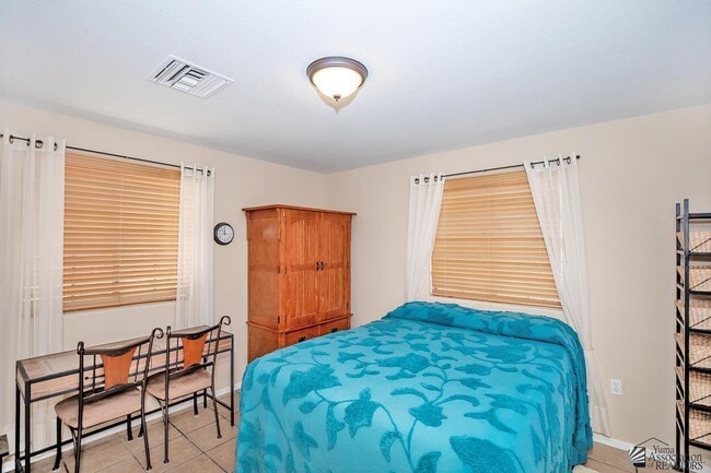 Building Photo - 13644 E 52nd Dr