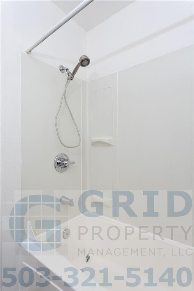 Building Photo - GPM639 - 2801-2803 SE 125th Avenue (T1)