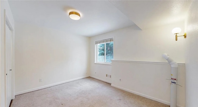 Building Photo - Stunning 5Bed 3.5Bath Modern Home on Spacious Lot in Quiet Boulder Cul-de-Sac