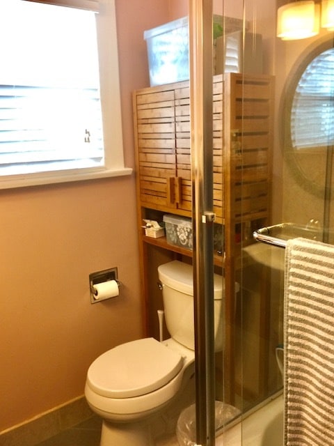 Bathroom with tub/shower - 1968 El Molino Ave