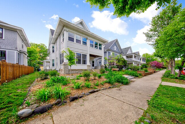 Building Photo - 3212 Colfax Ave S