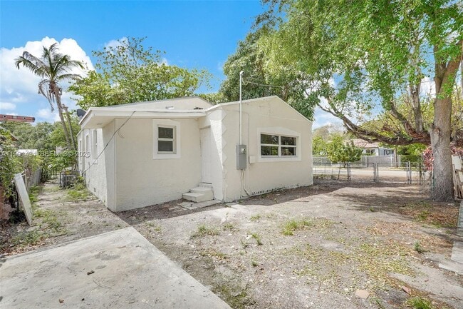 Building Photo - 299 NW 43rd St