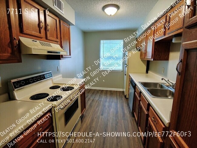 Building Photo - 7711 S St-6