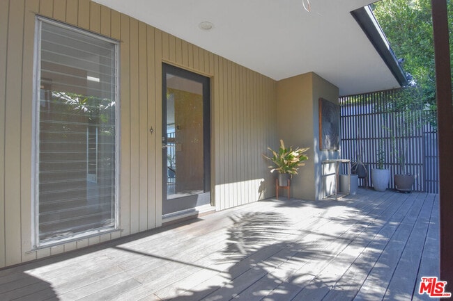 Building Photo - 8895 Appian Way