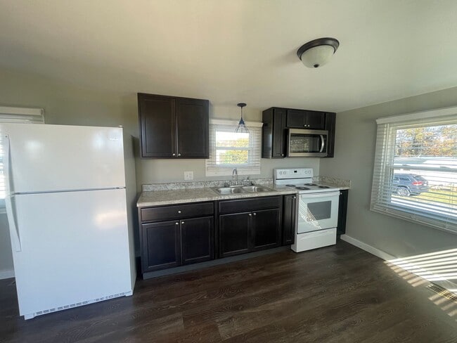 Building Photo - Remodeled 1 Bedroom/1 Bath   Piney Flats, TN
