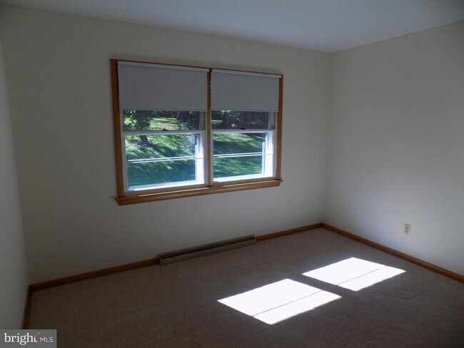 Building Photo - 1413 Cherokee Ln