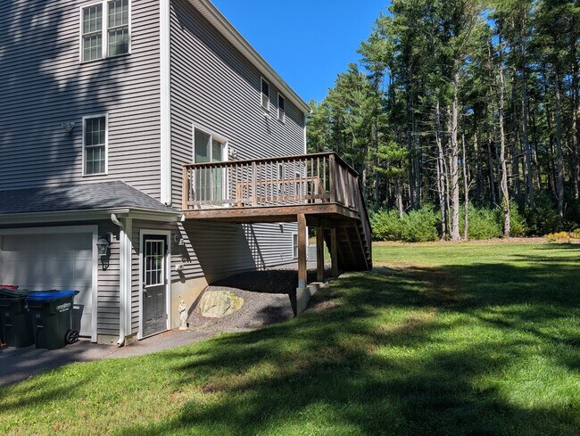 Building Photo - 10 Shamrock Ln