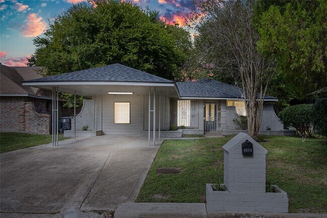 Primary Photo - 4514 Oak Shadows Dr