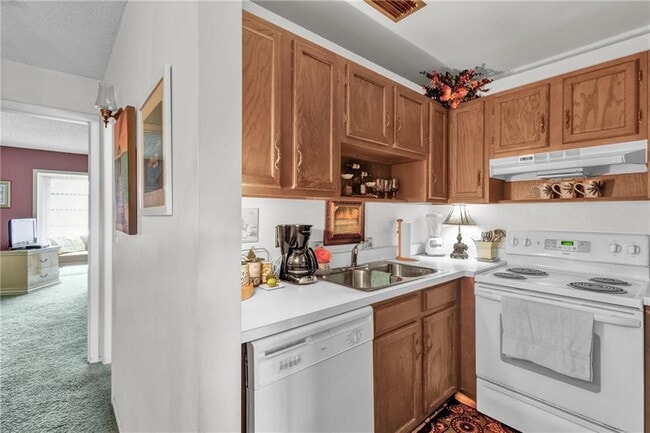 Building Photo - 107 Spring Lake Ct