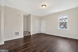 Building Photo - 109 Holstein Dr