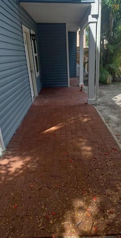 Building Photo - 1135 Drew St