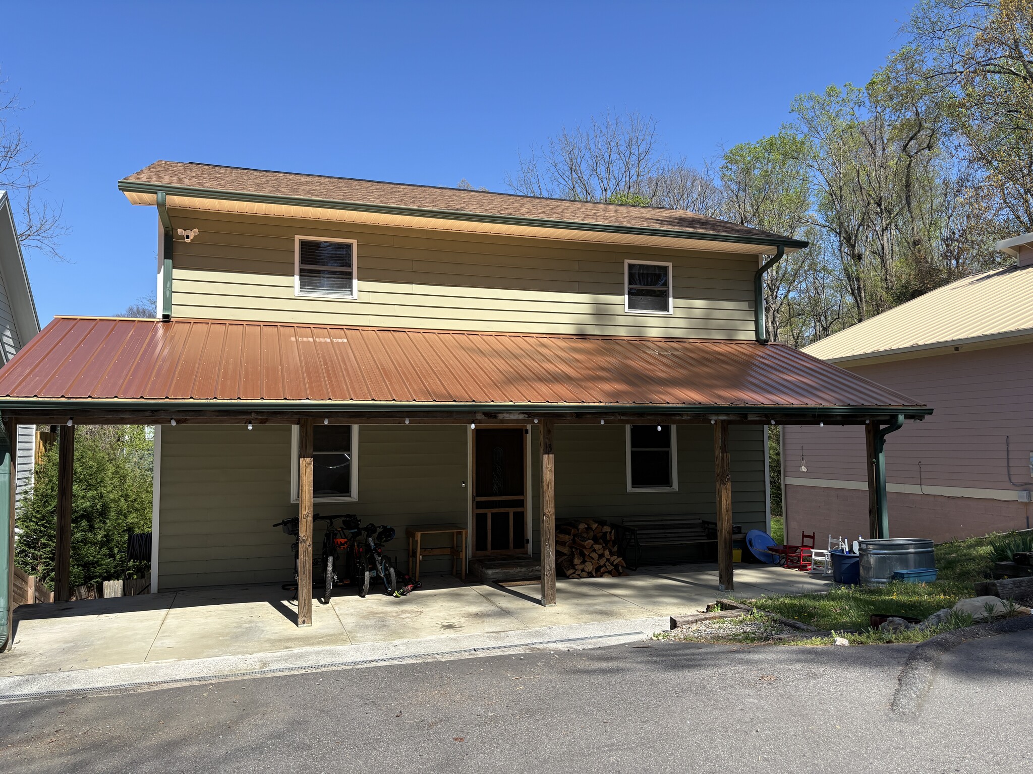 Building Photo - 13 Ruslan Dr