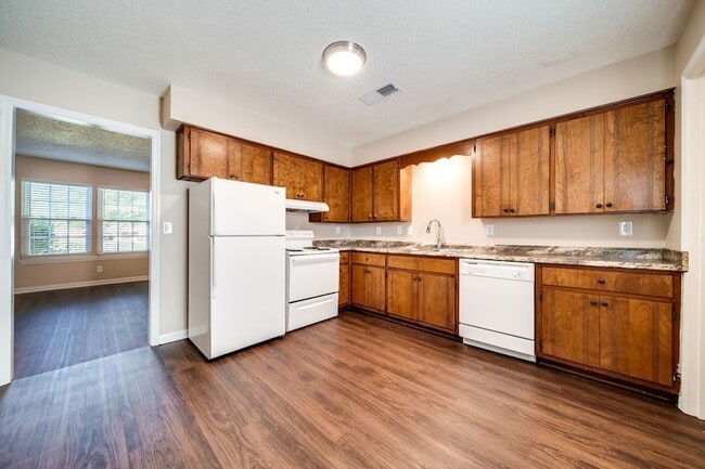 Building Photo - 1184 Meadowview Dr