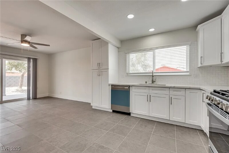 Building Photo - 5423 Saltaire St