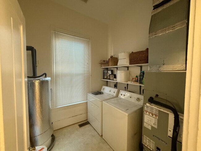 Building Photo - 605 Harrison St