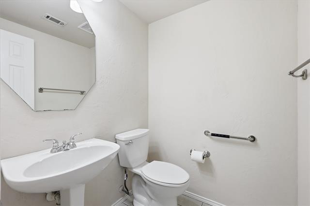 Building Photo - 105 Dorsett Dr