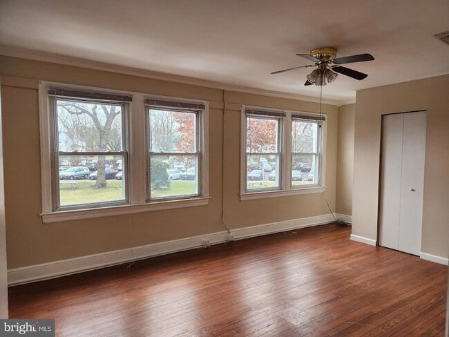 Building Photo - 132 S Broadway