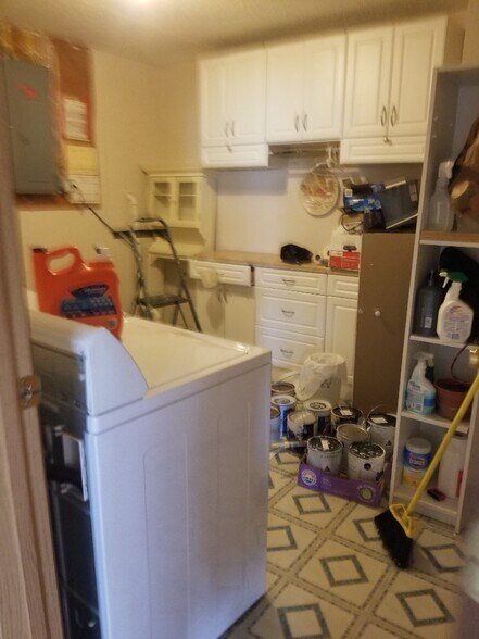 Building Photo - 1829 13th St E