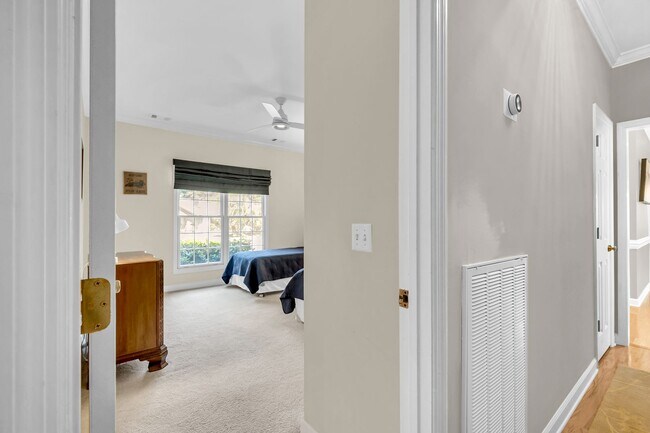 Building Photo - Welcome to the Desirable Landings on Skidaway Island - MIN 6 Month Lease - Fully Furnished