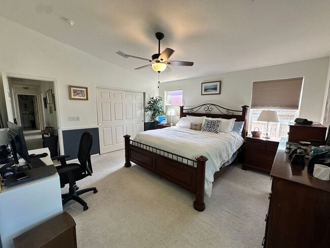 Building Photo - 3 Bedroom 3 Bath - Arapahoe Ridge Erie!