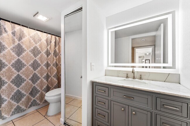 Building Photo - 2410 24th Way