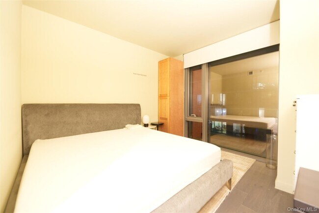 Building Photo - 131-03 40th Rd