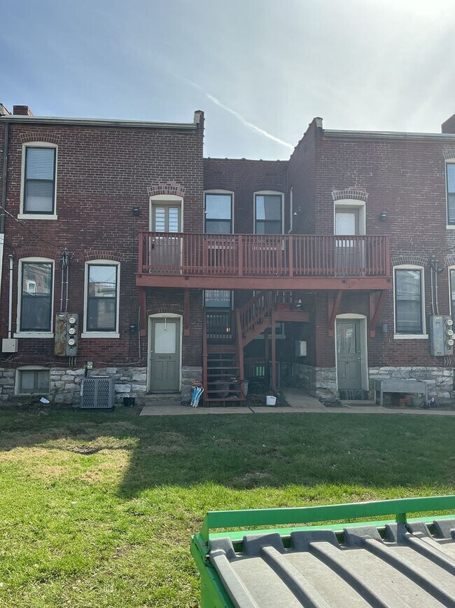 Building Photo - Bright & Updated 2BR with Hardwood Floors + In-Unit Laundry | Shaw / Botanical Area