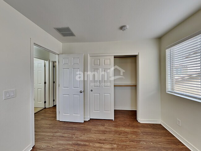 Building Photo - 115 W Camino Rancho Vecino