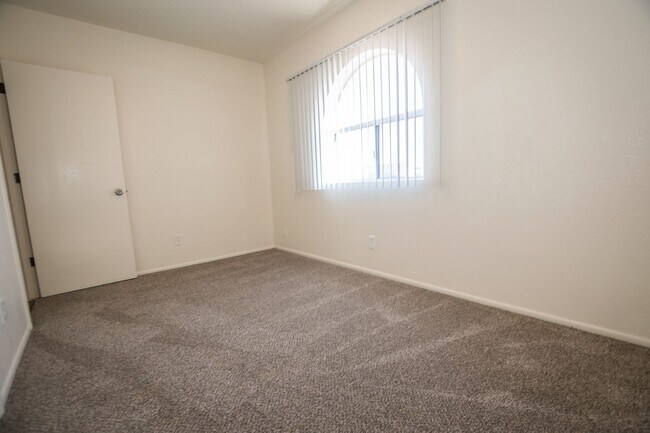 Building Photo - Charming Property Features 3 Bedrooms, 2 Baths, Central A/C!!