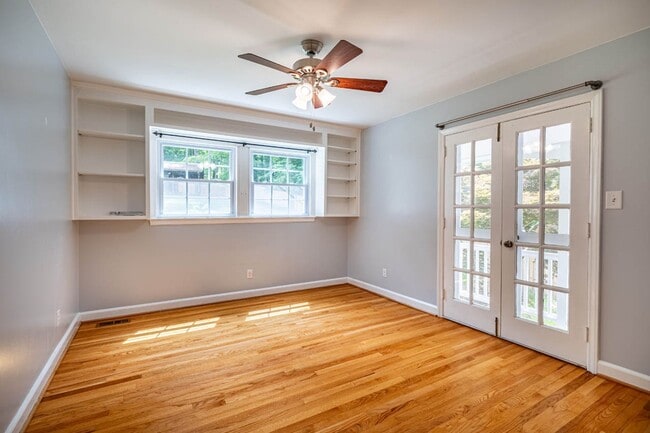 Building Photo - 4222 Arbutus Dr
