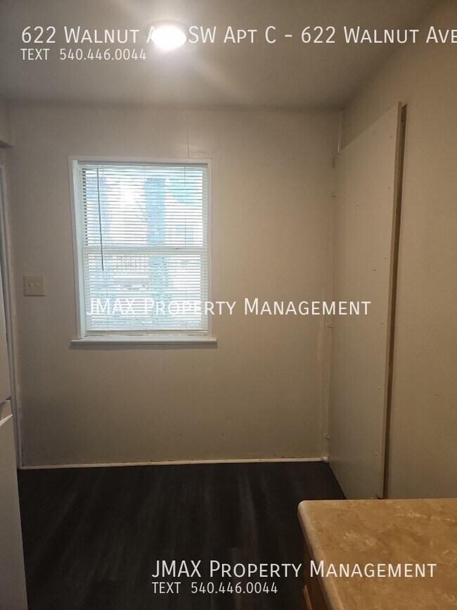 Building Photo - 622 Walnut Ave SW Apt C
