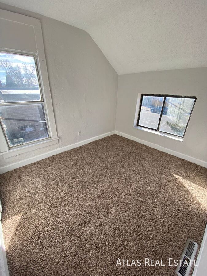 Building Photo - 814 Mariposa St