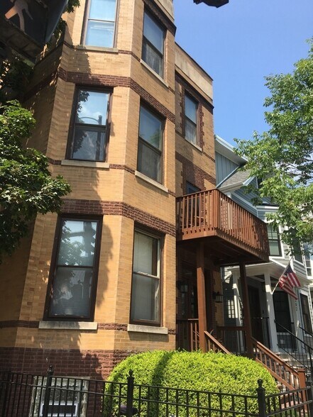 Building Photo - 4200 N Damen Ave