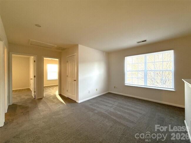 Building Photo - 2807 Forest Grove Ct