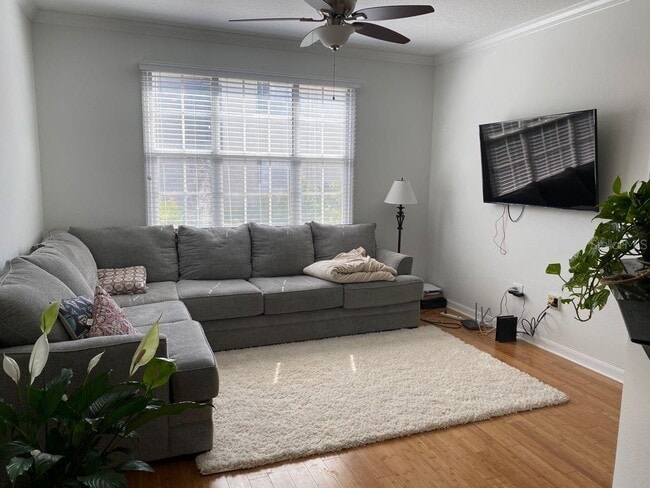 Building Photo - 501 Knights Run Ave