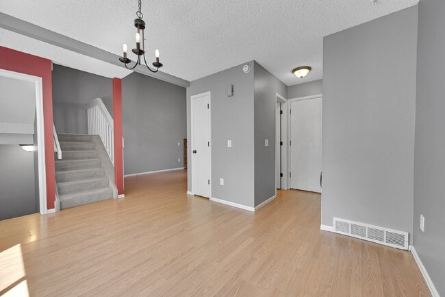 Building Photo - $2,695 - 3 Bed,  2.5 Bath Townhome in Arva...