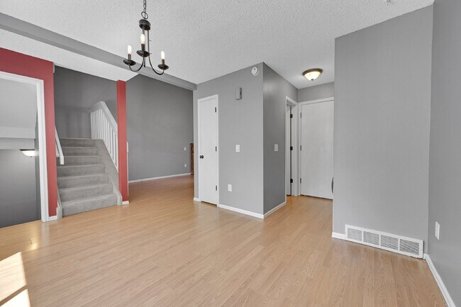 Building Photo - $2,800 - 3 Bed,  2.5 Bath Townhome in Arva...