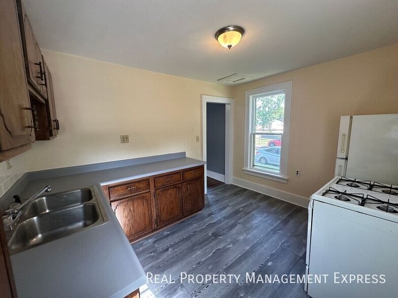 Building Photo - 1 Bed 1 Bath Main-Level Living in Sioux Falls