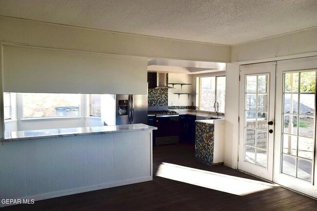 Building Photo - 4613 Sun Valley Dr