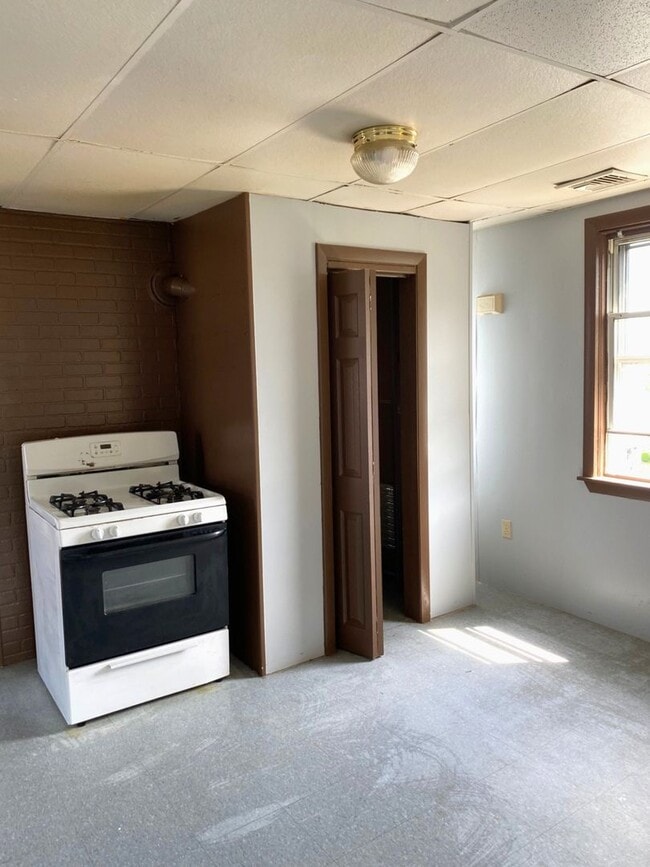 Building Photo - 36 Grape St