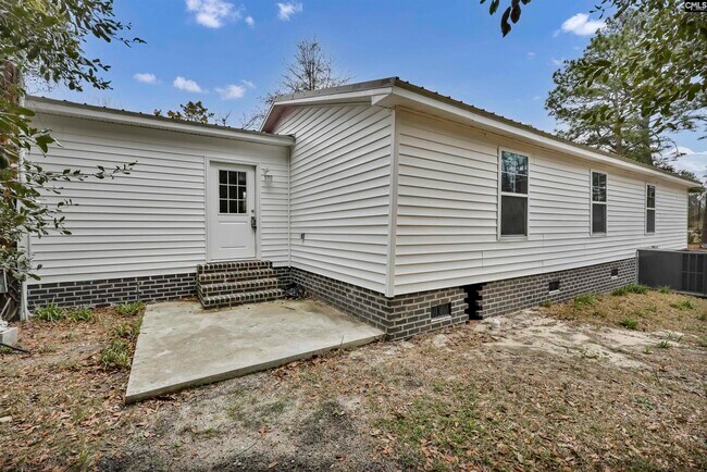 Building Photo - 152 Robin Rd